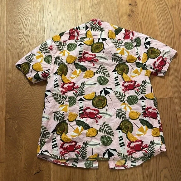 Fun pattern button up - Picture 3 of 3